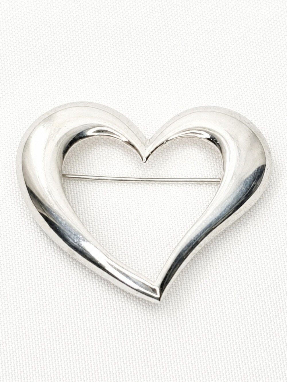 ❤️Silver Tone Open Heart Brooch Pin Minimalist Love Romantic Classic Chic
